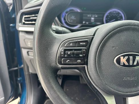 Used 2020 Kia Niro LX FWD image 12