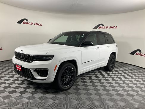 New 2025 Jeep Grand Cherokee Summit image 3