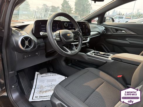 Used 2025 Chevrolet Equinox EV LT FWD image 8