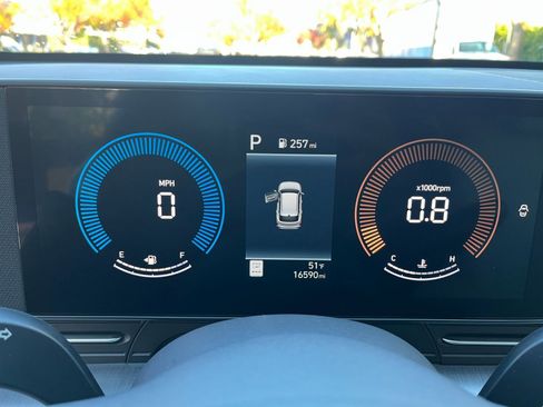 Used 2025 Hyundai Kona SEL image 40