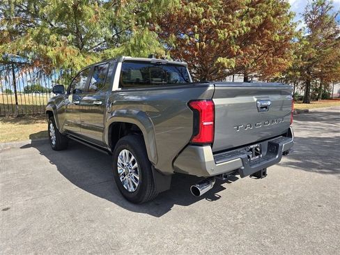Used 2024 Toyota Tacoma Limited w/ Limited Package (LT) AWD/4WD image 4