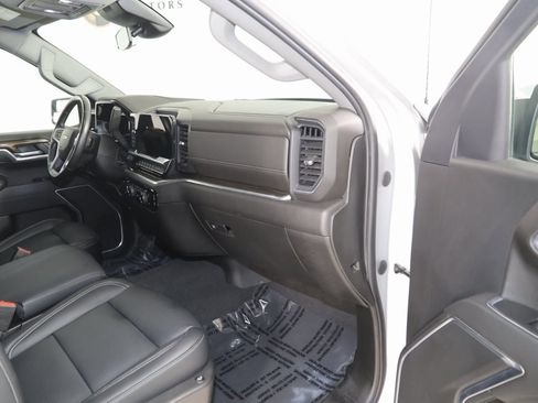 Used 2022 Chevrolet Silverado 1500 LT image 39