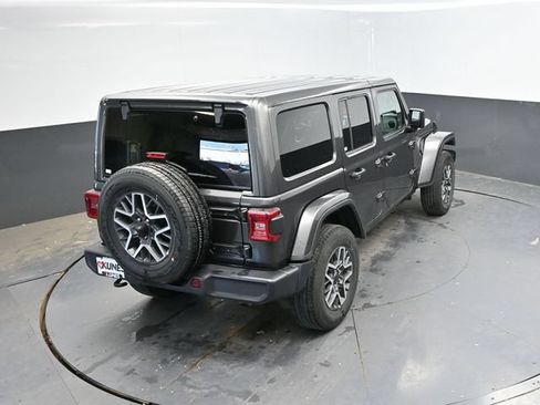 Used 2025 Jeep Wrangler Unlimited Sahara AWD/4WD image 37