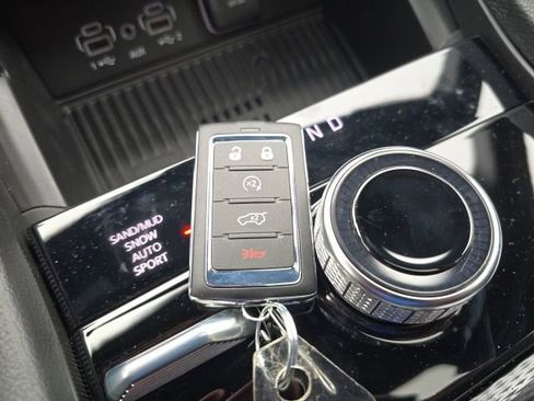New 2026 Jeep Grand Cherokee 4WD image 32
