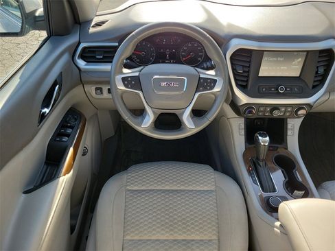 Used 2018 GMC Acadia SLE image 13