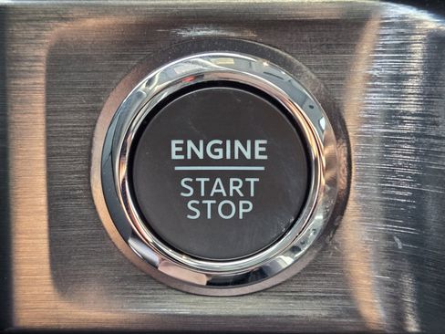 Used 2025 Ford F250 Lariat w/ Lariat Ultimate Package image 17