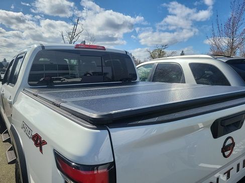 Used 2023 Nissan Frontier PRO-4X w/ Pro-4X Premium Package AWD/4WD image 5