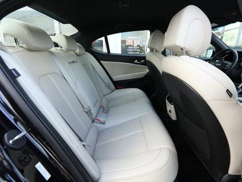 Used 2025 Genesis G70 2.5T image 28