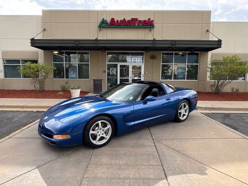 Used 2003 Chevrolet Corvette Coupe w/ Preferred Equipment Group RWD image 1