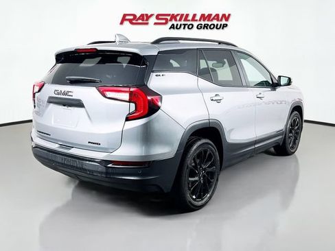 Used 2024 GMC Terrain SLE w/ Driver Convenience Package AWD/4WD image 4