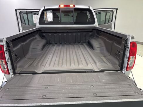 Used 2016 Nissan Frontier SV image 22
