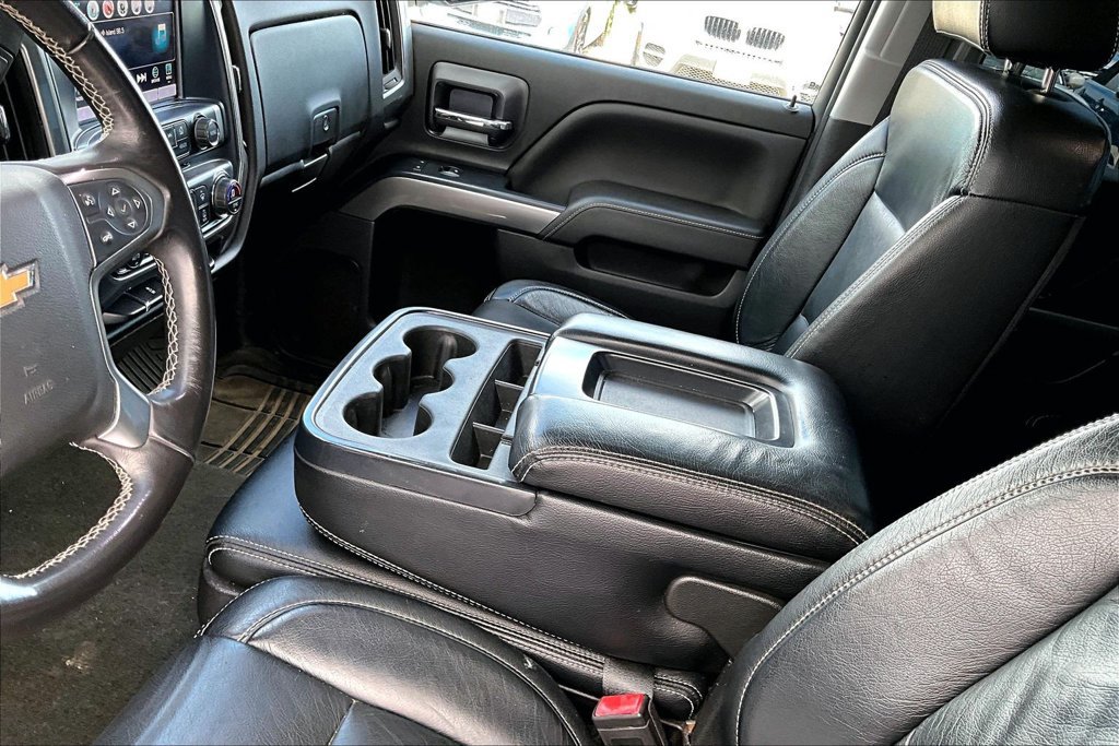 Used 2018 Chevrolet Silverado 1500 LT w/ LT Eassist Package AWD/4WD image 16