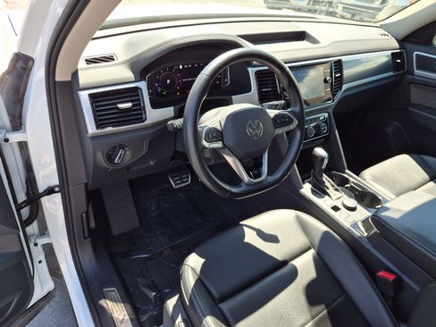 Used 2022 Volkswagen Atlas SEL R-Line AWD/4WD image 16