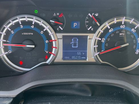 Used 2015 Toyota 4Runner Limited AWD/4WD image 9