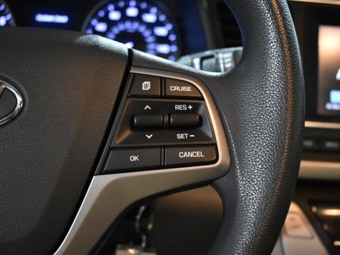 Used 2018 Hyundai Elantra SEL image 17