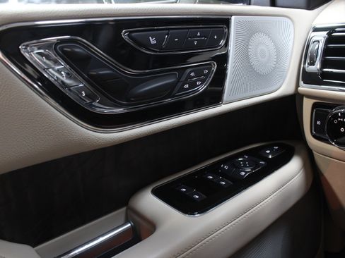 Used 2021 Lincoln Navigator Reserve w/ Luxury Package image 30