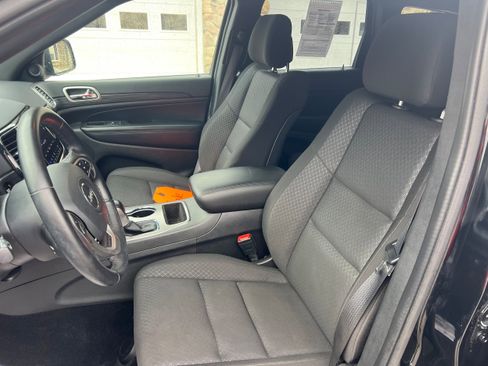 Used 2022 Jeep Grand Cherokee Laredo E w/ Security & Convenience Group AWD/4WD image 12