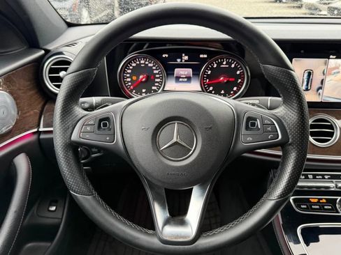 Used 2017 Mercedes-Benz E 300 4MATIC image 21