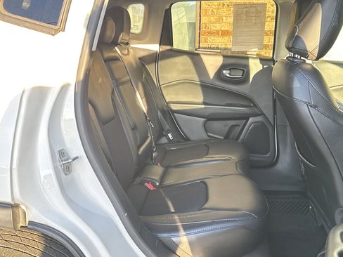 Used 2018 Jeep Compass Latitude w/ Popular Equipment Group AWD/4WD image 12