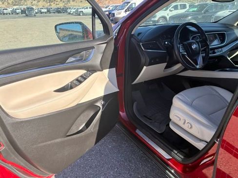 Used 2023 Buick Enclave Essence image 7