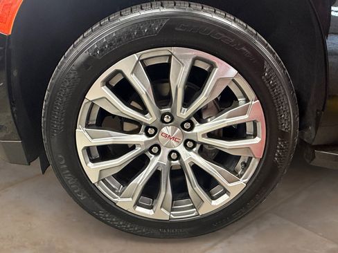 Used 2024 GMC Yukon XL Denali w/ Advanced Technology Package RWD image 47