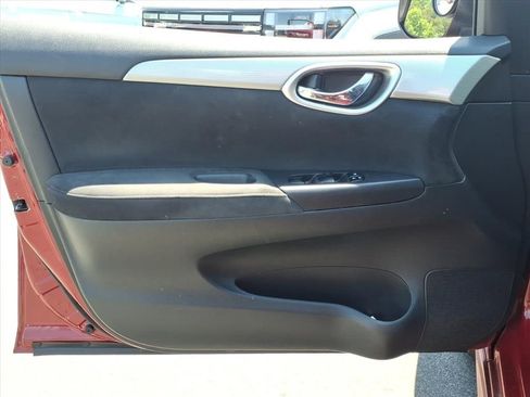 Used 2013 Nissan Sentra SR w/ Driver Pkg FWD image 7