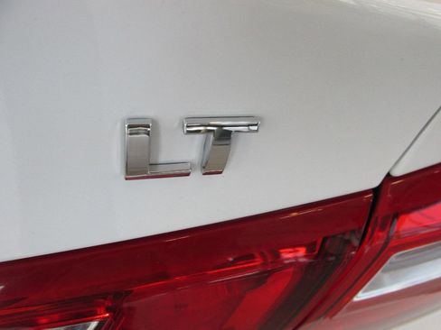 Used 2024 Chevrolet Malibu LT image 11