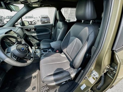 Used 2025 Subaru Forester Touring AWD/4WD image 18