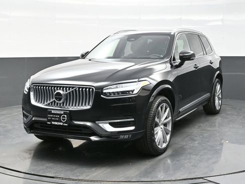Used 2024 Volvo XC90 B6 Ultimate w/ Lounge Package image 2
