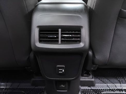 Used 2022 Chevrolet Equinox LT w/ LT True North Edition image 35