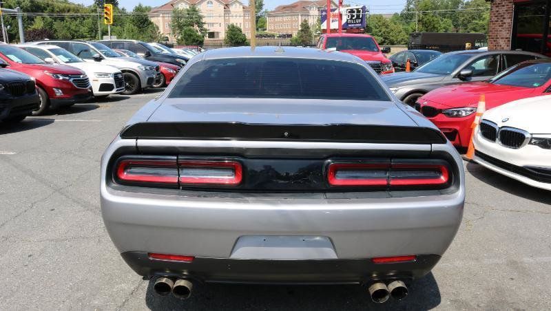 Used 2018 Dodge Challenger R/T Scat Pack w/ Leather Interior Group RWD image 6