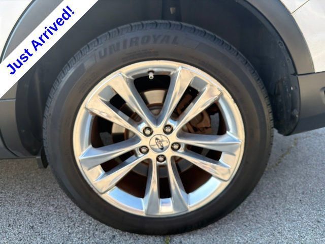 Used 2018 Ford Explorer Limited w/ Equipment Group 301A FWD image 15