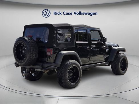 Used 2012 Jeep Wrangler Unlimited Rubicon image 6