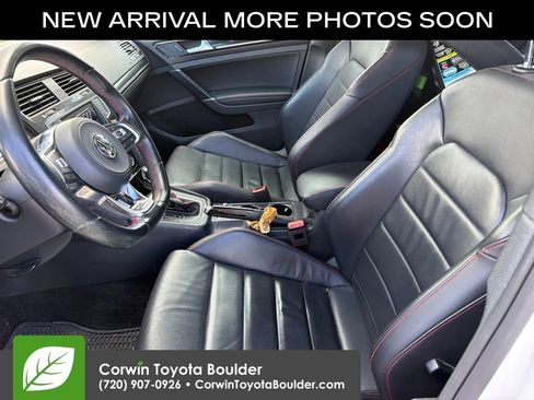 Used 2017 Volkswagen GTI SE FWD image 10