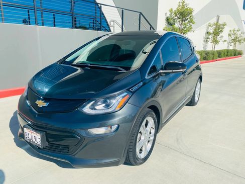 Used 2017 Chevrolet Bolt LT FWD image 1