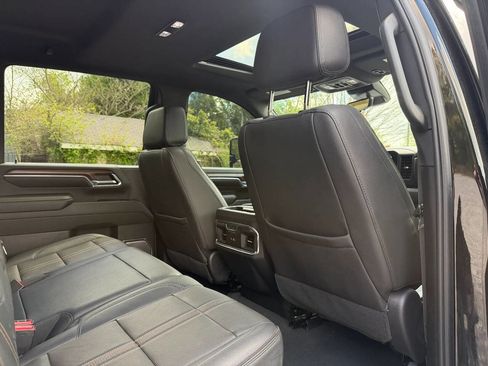 Used 2024 Chevrolet Silverado 2500 High Country w/ High Country Premium Package image 19