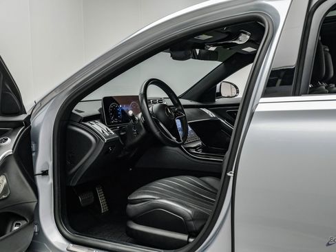 Used 2022 Mercedes-Benz S 580 4MATIC Sedan w/ AMG Line Package image 45