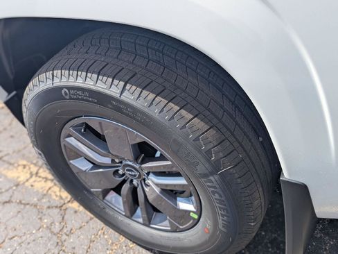New 2026 Nissan Frontier SV AWD/4WD image 38