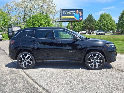 Certified 2025 Jeep Compass Limited w/ Elite Group AWD/4WD image 7