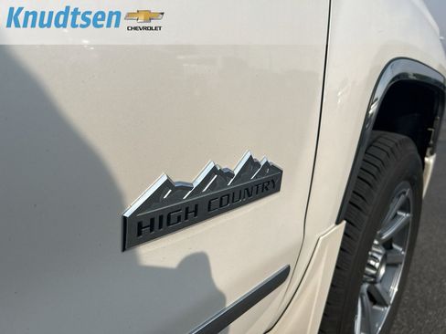 Used 2015 Chevrolet Silverado 1500 High Country AWD/4WD image 9