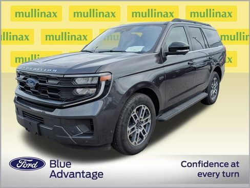 Certified 2025 Ford Expedition Active RWD image 2