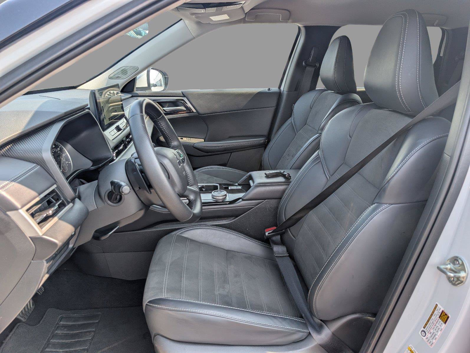 Used 2025 Mitsubishi Outlander SE AWD/4WD image 17