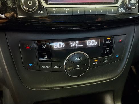 Used 2018 Nissan Sentra SV image 11