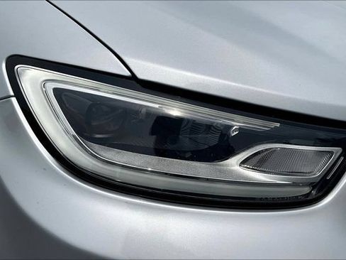 Used 2024 Chrysler Pacifica Touring-L FWD image 31