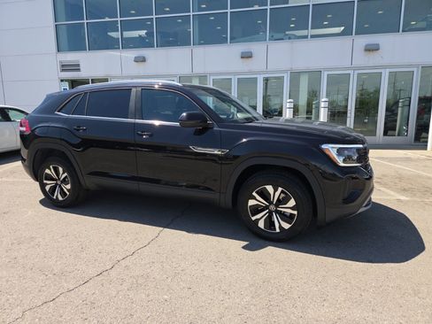 New 2026 Volkswagen Atlas Cross Sport SE AWD/4WD image 3