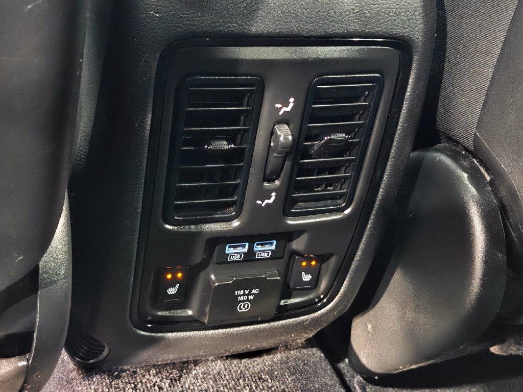 Used 2022 Dodge Durango R/T w/ Blacktop Package AWD/4WD image 34