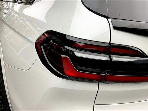 Used 2024 BMW X7 xDrive40i w/ M Sport Package image 27