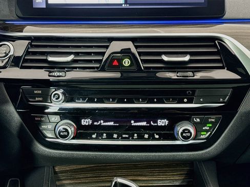 Used 2021 BMW 530i xDrive w/ M Sport Package AWD/4WD image 31