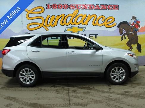 Used 2018 Chevrolet Equinox LS image 1