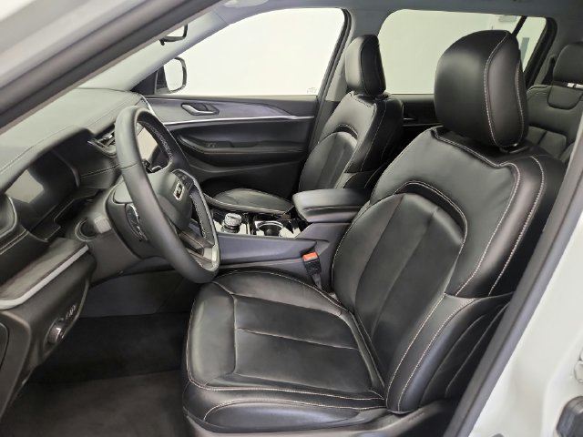 Used 2022 Jeep Grand Cherokee L Limited w/ Black Appearance Package RWD image 15